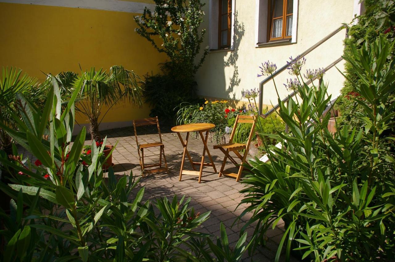 Ferienwohnung Zum Kapuziner Poysdorf Luaran gambar