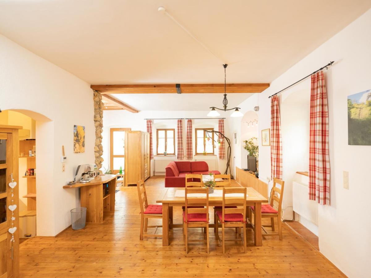 Ferienwohnung Zum Kapuziner Poysdorf Luaran gambar