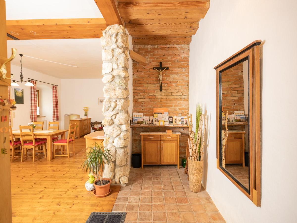 Ferienwohnung Zum Kapuziner Poysdorf Luaran gambar