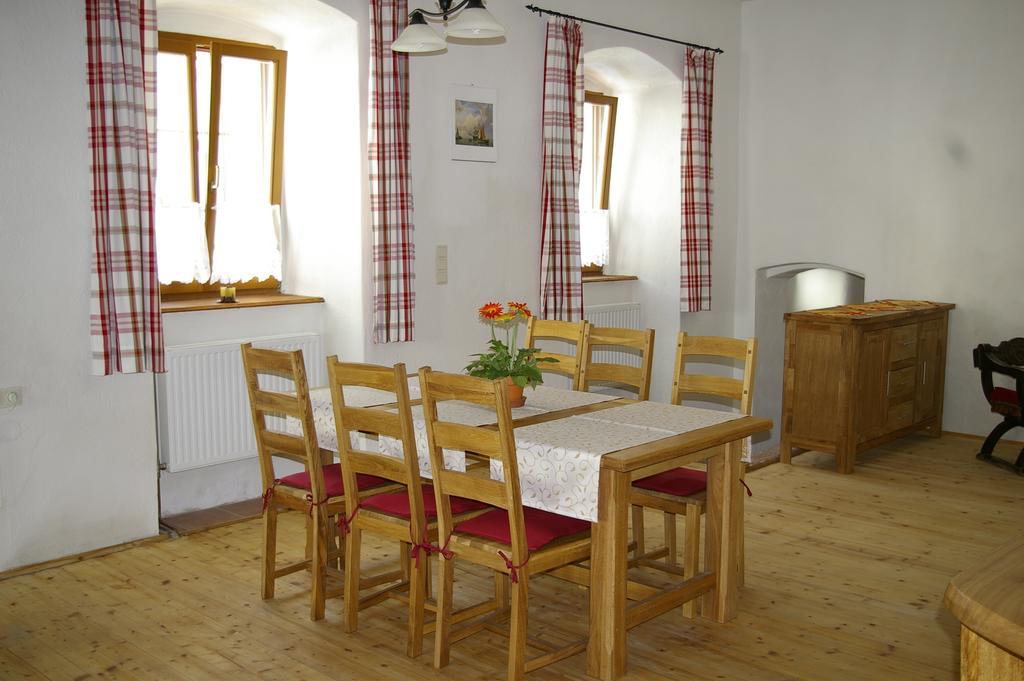 Ferienwohnung Zum Kapuziner Poysdorf Bilik gambar
