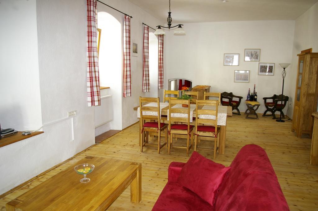 Ferienwohnung Zum Kapuziner Poysdorf Bilik gambar