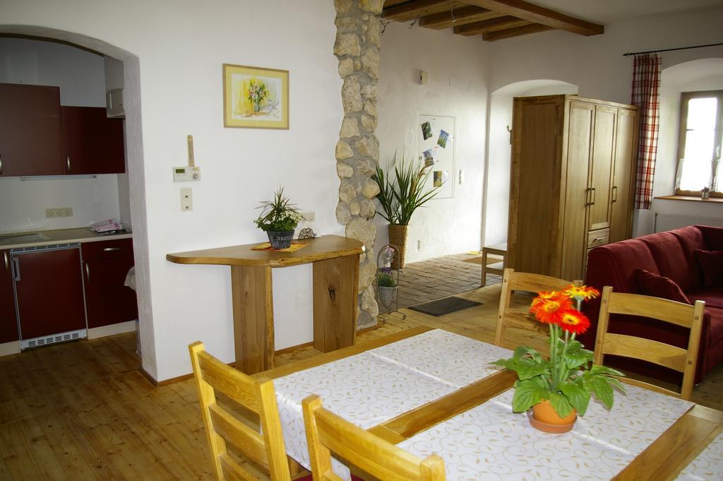 Ferienwohnung Zum Kapuziner Poysdorf Luaran gambar