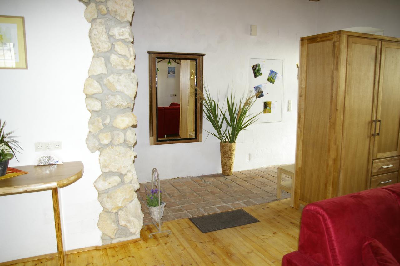 Ferienwohnung Zum Kapuziner Poysdorf Luaran gambar