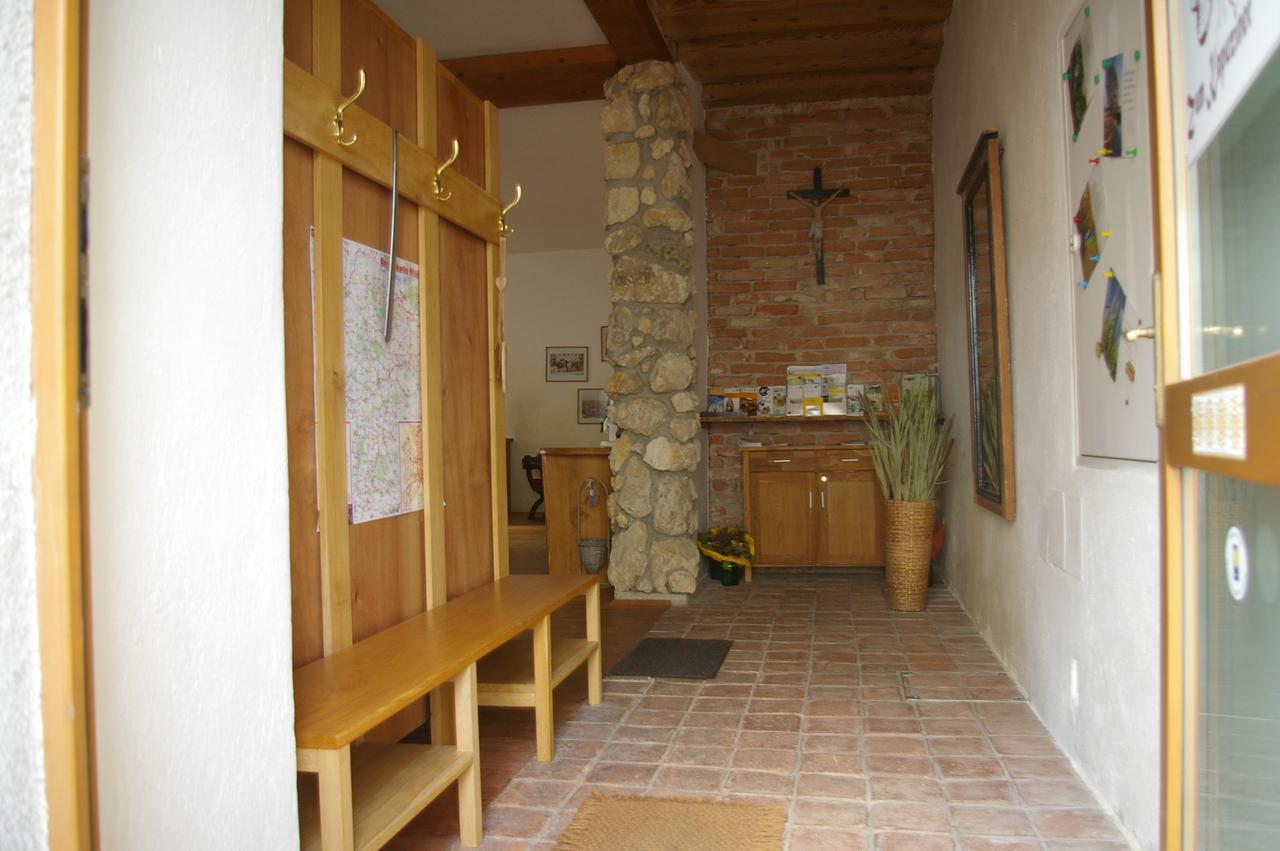 Ferienwohnung Zum Kapuziner Poysdorf Luaran gambar